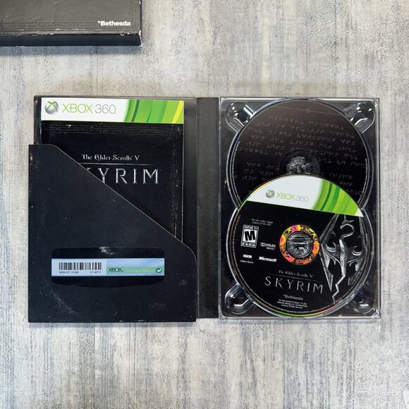 The Elder Scrolls V Skyrim Collectors Edition Xbox 360 Complete w Map Manual CIB - Picture 4 of 12